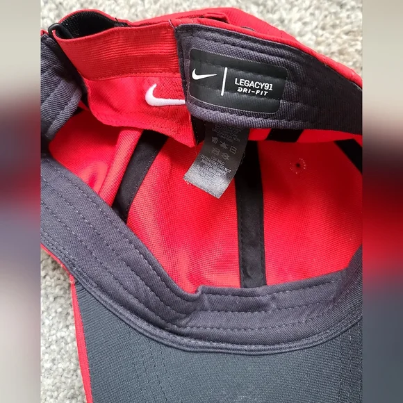 Nike Red and White Baseball Hat - Picture 3 of 3